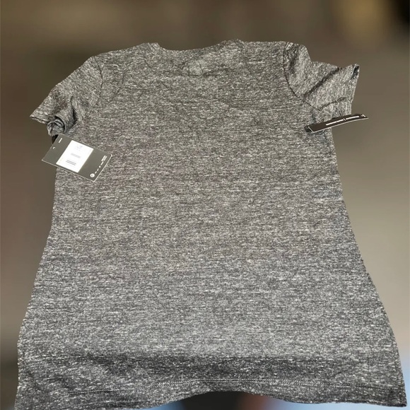 Womans Nike shirt standard fit Small - Picture 2 of 5